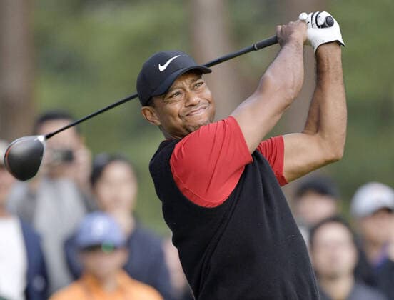 Golf: Tiger Woods Photo taken Oct. 27, 2019, shows Tiger Woods teeing off on the ninth hole during the final round of the Zozo Championship, a PGA, Golf Herren Tour event, at Narashino Country Club in Inzai in Chiba Prefecture, eastern Japan. 