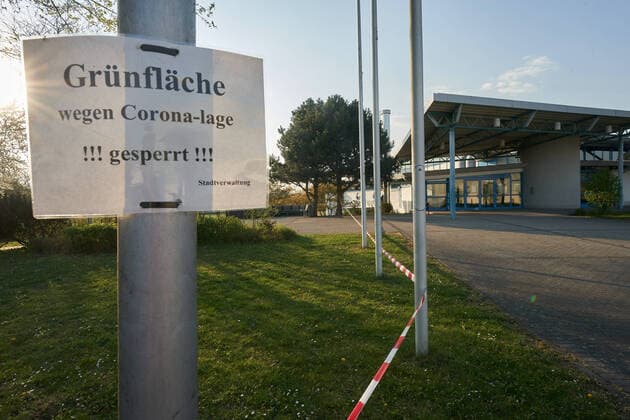 Die Philipp-Heift-Halle ist zur Zeit abgesperrt. Aufgrund der Coronakrise sind derzeit alle Sportanlagen gesperrt. Coronavirus -Sportanlagen Mülheim-Kärlich
