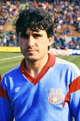 GHEORGHE HAGI, Steaua Bucarest, Friendly match, Milan vs Steaua Bucarest 0-0, Milano AMICHEVOLE MILAN-STEAUA BUCAREST 0-0