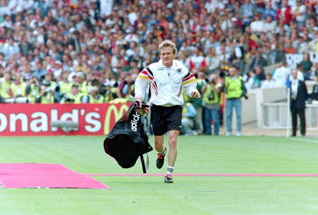 Fußball, EM Finale 1996 in London, Deutschland - Tschechien 2:1 n.V. 30.06.1996, Fussball Europameisterschaft 1996, Finale, Deutschland - Tschechien 2:1 n.V, Torwarttrainer Sepp Maier London Wembley Stadion England