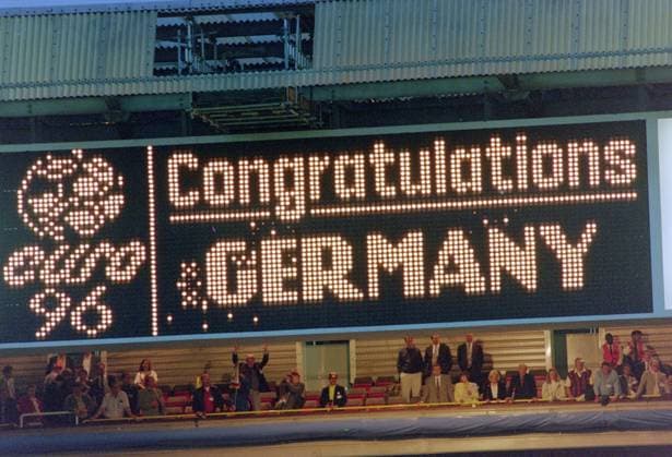 30.06.1996, Fussball Europameisterschaft 1996, Finale, Deutschland - Tschechien 2:1 n.V, Anzeigentafel im Wembley Stadion London Wembley Stadion England *** 30 06 1996, European Football Championship 1996, Final, Germany Czech Republic 2 1 n V, scoreboard at Wembley Stadium London Wembley Stadium England Team2