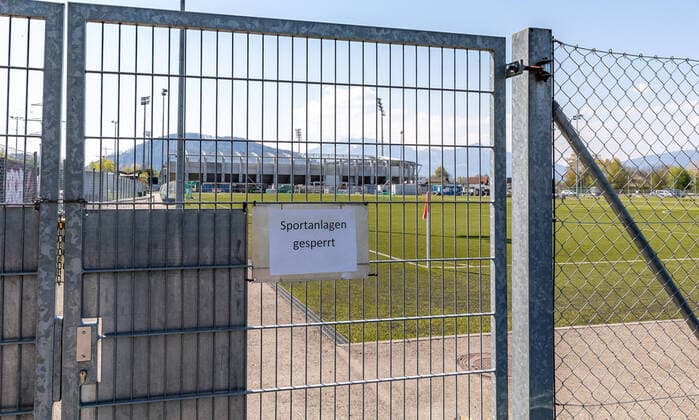 THEMENBILD - das gesperrte Fussballstadion des Cashpoint SCR Altach. Wegen des Coronavirus wurde der Spielbetrieb in der Oesterreichischen Bundesliga eingestellt. Wann Fussballspiele wieder stattfinden koennen ist aktuell noch unklar, aufgenommen am 11. April 2020 Cashpoint Arena, Altach, Oesterreich the closed Football Stadium of Cashpoint SCR Altach. Due to the Corona crisis, the Austrian League was suspended. It is not yet clear when soccer matches will take place, Cashpoint Arena, Altach, Austria on 2020 04 11. THEMENBILD, Coronavirus Lock Down, Fussball Copyright: xRindererx Eibner-Pressefotox EP_rin