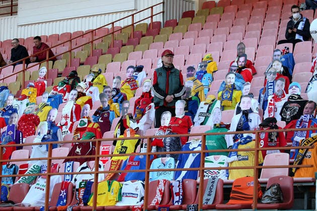 Bilder des Jahres 2020, Sport 04 April Sport Themen der Woche KW15 Sport Bilder des Tages BREST, BELARUS - APRIL 12, 2020: Football fans and dummies with face cutouts on an empty stand during a 2020 Belarusian Premier League Round 4 football match between Dinamo Brest and Isloch Minsk District at Brestsky Stadium. The Football Federation of Belarus has decided not to postpone the national football championship in connection with the pandemic of the novel coronavirus, with the 30th season of the Belarusian Premier League starting as scheduled on 19 March 2020. Natalia Fedosenko TASS  TS0D57AE
