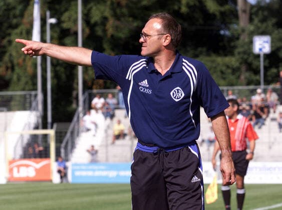 SV Stuttgarter Kickers-VFR Aalen 1:2 Trainer Helmut Dietterle Aalen 18.8.2001 Foto Herbert Rudel