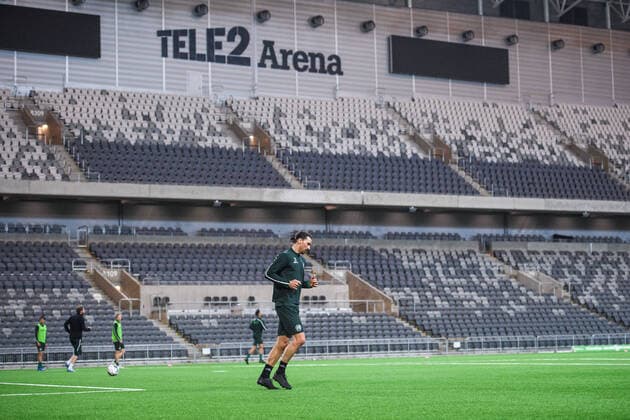 Bilder des Jahres 2020, Sport 04 April Sport Themen der Woche KW16 Sport Bilder des Tages 200417 Zlatan Ibrahimovic participates in a training session with Hammarby on April 17, 2020 in Stockholm. Photo: Maxim ThorÃ Bildbyran Kod MT bbeng fotboll football hammarby träning allsvenskan *** 200417 Zlatan Ibrahimovic participates in a training session with Hammarby on April 17, 2020 in Stockholm Photo Maxim ThorÃ Photo Agency Code MT bbeng football football hammarby training allsvenskan,  Copyright: MAXIMxTHORE BB200417BB030