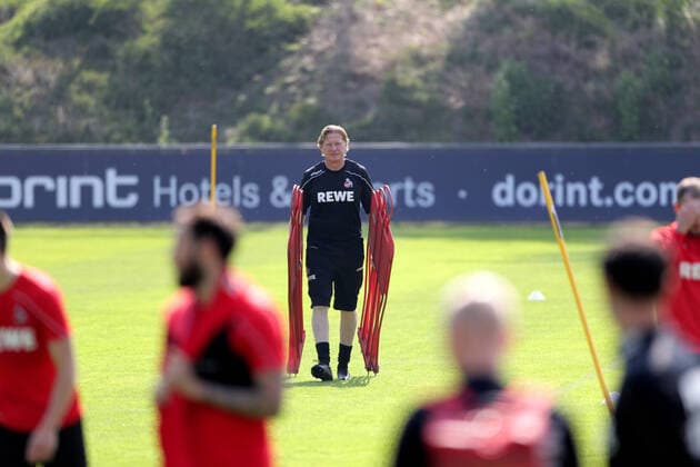 Bilder des Jahres 2020, Sport 04 April Sport Themen der Woche KW16 Sport Bilder des Tages 1.FC Köln Training Trainer Markus Gisdol (1.FC Köln) 17.04.2020 *** Sport 1 FC Köln Training Coach Markus Gisdol 1 FC Köln 17 04 2020