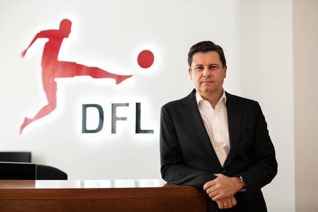 Christian Seifert DFL-Geschäftsführer 09.03.2020 Frankfurt x1x Christian Seifert (50, Vorsitzender der Geschäftsführung der Deutschen Fußball Liga) in der Zentrale der DFL. Frankfurt Frankfurt Hessen Germany *** Christian Seifert DFL Managing Director 09 03 2020 Frankfurt x1x Christian Seifert 50, Chairman of the Management Board of the German Football League at the DFL Frankfurt Frankfurt Hessen Germany headquarters