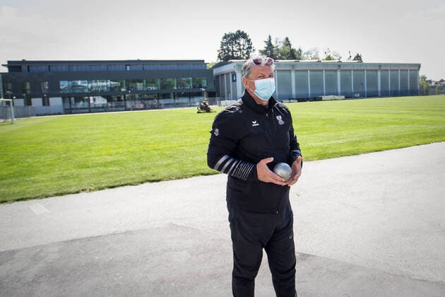 ATHLETICS - Training Verena Preiner LINZ,AUSTRIA,20.APR.20 - ATHLETICS - OEOC, Training after lightening the restrictions due to the SARS-CoV-2 crisis, corona crisis. Image shows Trainer Wolfgang Adler. OEOC xGEPAxpictures xBinder