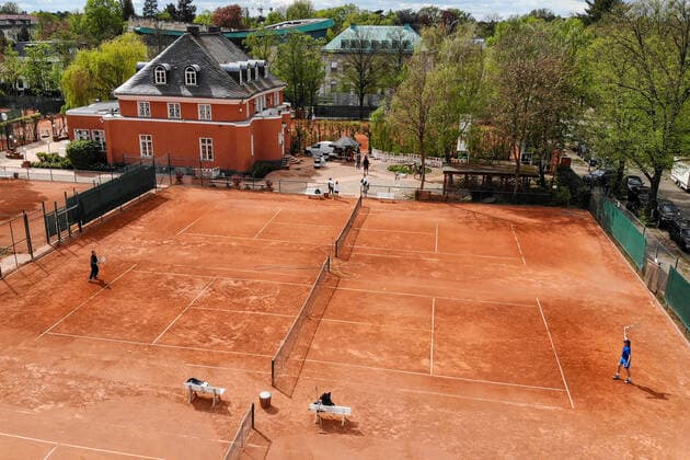 Öffnung der Tennis-Saison nach Corona mit Einschränkung (Einzel, Abstand, etc.), Grunewalder TC, Berlin, 25.04.2020,