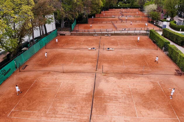 Öffnung der Tennis-Saison nach Corona mit Einschränkung (Einzel, Abstand, etc.), LTTC Rot-Weiß , Berlin, 25.04.2020,