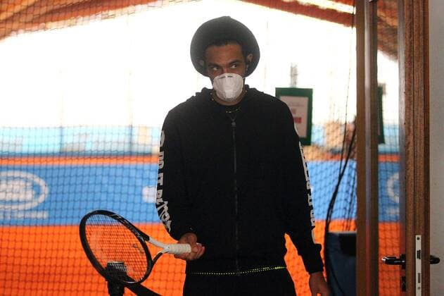 Dustin Brown mit Mundschutz bei der Tennis Exhibition Serie in Hoehr-Grenzhausen Tennis Exhibition Serie in Hoehr-Grenzhausen Tennis Exhibition Series in Hoehr-Grenzhausen Hoehr-Grenzhausen Copyright: xEibner-Pressefotox