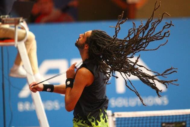 Sport Bilder des Tages Dustin Brown mit wehenenden Haaren bei Tennis Exhibition Serie in Hoehr-Grenzhausen Tennis Exhibition Serie in Hoehr-Grenzhausen Tennis Exhibition Series in Hoehr-Grenzhausen Hoehr-Grenzhausen Copyright: xEibner-Pressefotox