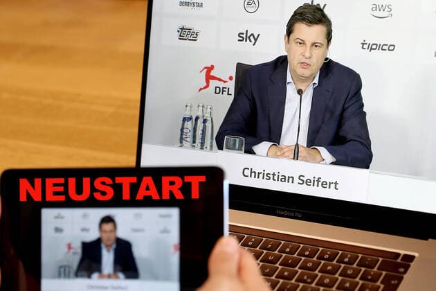 Symbolfoto am 02.05.2020 Auf einem Laptop Christian Seifert. Vizepräsident (Vorsitzender der Geschäftsführung der DFL Deutsche Fußball Liga GmbH)