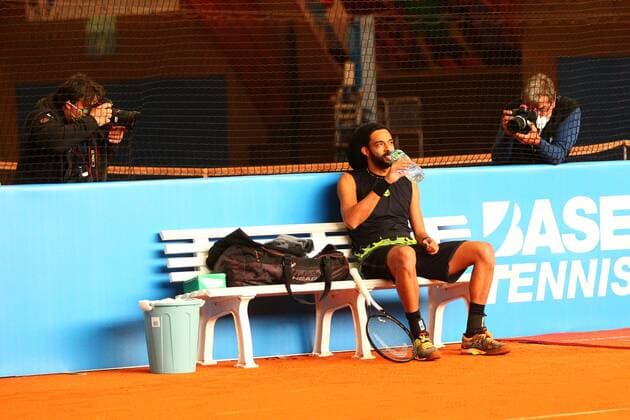 Dustin Brown mit heruntergezogener Muetze bei der Tennis Exhibition Serie in Hoehr-Grenzhausen Tennis Exhibition Serie in Hoehr-Grenzhausen Tennis Exhibition Series in Hoehr-Grenzhausen Hoehr-Grenzhausen Copyright: xWeissx Eibner-Pressefotox EP_rws