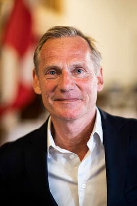 Koebenhavns Overborgmester Frank Jensen, DBUs formand Jesper Moeller, formand i DBU, formand for Parken & Entertainment Bo Rygaard, og kultur- og fritidsborgmester i Koebenhavns Kommune Franciska Rosenkilde, paa et pressemoede om afklaring paa Koebenhavns EM-vaertskab i sommeren 2021, paa Koebenhavns Raadhus torsdag den 7. maj 2020.. , Copenhagen Denmark Copyright: UngerxAnthon AnthonxUngerx cop333 spdk20200507-210100-L