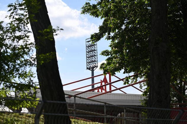 Fußball, Stadiongeschichte Rot-Weiß Oberhausen 13.05.2020, Fussball GER, Regionalliga West, Saison 2019 2020, SC Rot-Weiss Oberhausen, Stadion Niederrhein, Flutlichtmast. , Oberhausen Nordrhein-Westfalen Deutschland