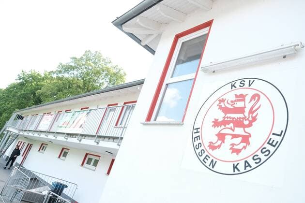 Fußball, Stadiongeschichte KSV Hessen-Kassel 14.05.2020 xkhx Kassel Auestadion. Lotto Hessenlliga Saison 2019 2020 KSV Hessen Kassel - startet mit den Corona-Auflagen für Amateurvereine des Hessischen Fussballverbandes (HFV) das Mannschaftstraining mit Abstand