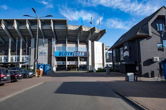 Bilder des Jahres 2020, Sport 05 Mai Sport Themen der Woche KW20 Sport Bilder des Tages Bruges may 15 Belgium, Club Bruges celebrates his championship by releasing bleu smoke on top of the Jan Breydelstadion. No Celebrations possible because of the coronapandemic. Pictured on may 15 Bruges Belgium. FOOTBALL : Le Club Bruges celebre le titre de champion de Belgique - 15 05 2020 PhotoNews Panoramic 