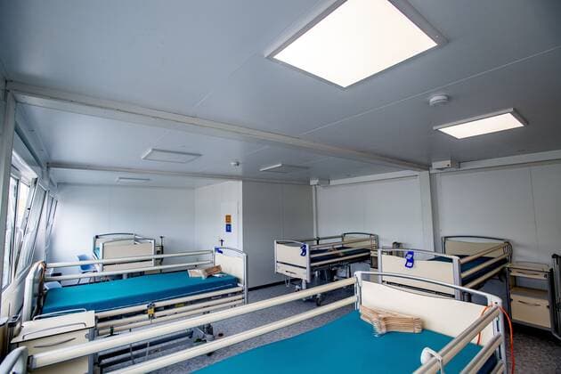 DEN HAAG - Martijn van Rheenen, initiator van DoneerEenDorp. Bij het stadion van ADO Den Haag wordt een corona-zorglocatie voor daklozen opgebouwd. De opvang is een initiatief van de voetbalclub en DoneerEenDorp. ROBIN UTRECHT xVIxANPxSportx xRobinxUtrechtxIVx 410884076