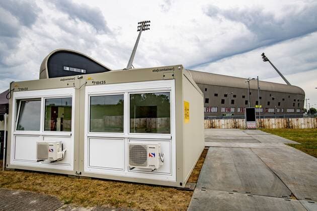 DEN HAAG - Martijn van Rheenen, initiator van DoneerEenDorp. Bij het stadion van ADO Den Haag wordt een corona-zorglocatie voor daklozen opgebouwd. De opvang is een initiatief van de voetbalclub en DoneerEenDorp. ROBIN UTRECHT xVIxANPxSportx xRobinxUtrechtxIVx 410884583