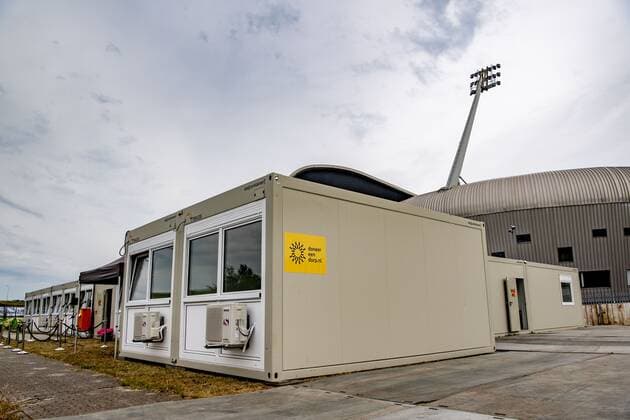 DEN HAAG - Martijn van Rheenen, initiator van DoneerEenDorp. Bij het stadion van ADO Den Haag wordt een corona-zorglocatie voor daklozen opgebouwd. De opvang is een initiatief van de voetbalclub en DoneerEenDorp. ROBIN UTRECHT xVIxANPxSportx xRobinxUtrechtxIVx 410884682