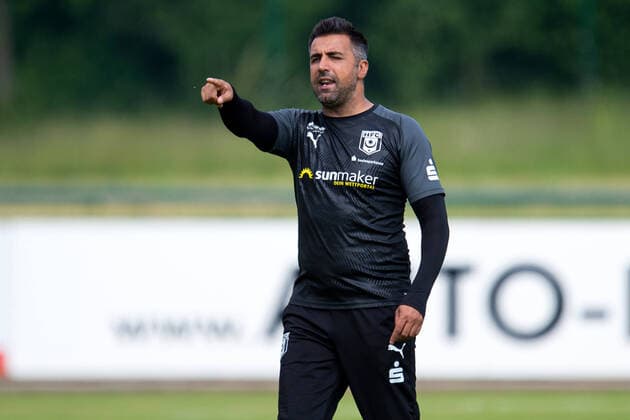 27.05.2020: 3. Liga - 2019 2020 - Training Hallescher FC in Quarantäne Trainingseinheit, im Bild: Trainer Ismail Atalan Nordrhein-Westfalen Deutschland