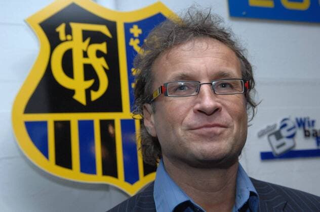 Der Cheftrainer des Fußball Oberligisten 1. FC Saarbrücken Alfred Kaminski am Mittwoch (16.1.2008) .
