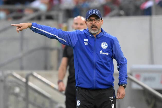 FORTUNA DUESSELDORF-FC SCHALKE 04, 27.05.2020 Trainer David WAGNER (Schalke 04), Gestik,gibt Anweisungen, Fussball: 1. Bundesliga: Saison 19 20: 28.Spieltag, 27.05.2020, Merkur Spiel Arena. Fortuna Duesseldorf (D)-FC Schalke 04 (GE), Foto: Anke Waelischmiller SVEN SIMON POOL Nur fuer journalistische Zwecke! Only for editorial use! Gemaess den Vorgaben der DFL Deutsche Fussball Liga ist es untersagt, in dem Stadion und oder vom Spiel angefertigte Fotoaufnahmen in Form von Sequenzbildern und oder videoaehnlichen Fotostrecken zu verwerten bzw. verwerten zu lassen. DFL regulations prohibit any use of photographs as image sequences and or quasi-video. National and international News- Agencies OUT. NO RESALE! Duesseldorf NRW Deutschland