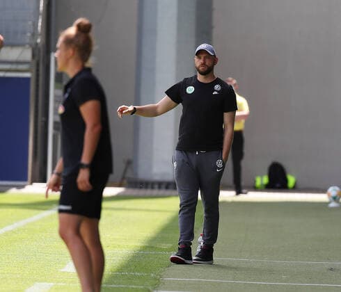 Wolfsburg vs Köln, BL Frauen Wolfsburg, Deutschland 29.05.2020, FUßBALL - VfL Wolfsburg vs 1. FC Köln, Flyeralarm Frauen Bundesliga, Saison 2019 20. Cheftrainer Stephan Lerch (VfL Wolfsburg) Wolfsburg
