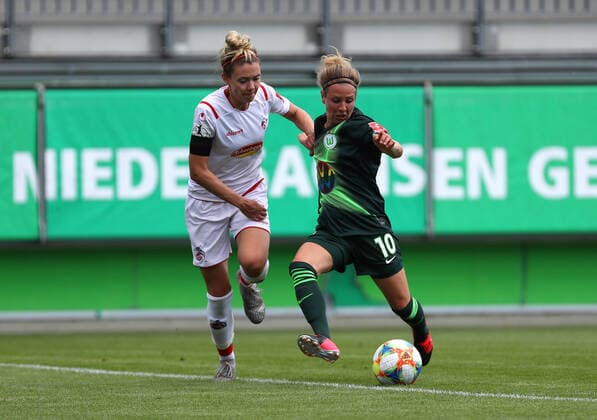 Wolfsburg vs Köln, BL Frauen Wolfsburg, Deutschland, 29.05.2020, FUßBALL - VfL Wolfsburg vs 1. FC Köln, Flyeralarm Frauen Bundesliga, Saison 2019 20. Svenja Huth (VfL Wolfsburg), Theresa Gosch (Köln) Wolfsburg