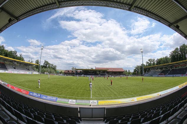 Fußball, Stadiongeschichte SG Sonnenhof Großaspach SG Sonnenhof Grpßaspach-SpVgg Unterhaching 30.05.2020 mechatronik-Arena ohne Zuschauer . Fussball: LIGA: Saison 19 20: SG Sonnenhof Großaspach-SpVgg Unterhaching, 30.05.2020. Foto: RALF POLLER AVANTI POOL Nur für journalistische Zwecke! Only for editorial use! Gemäß den Vorgaben der DFL Deutsche Fußball Liga ist es untersagt, in dem Stadion und oder vom Spiel angefertigte Fotoaufnahmen in Form von Sequenzbildern und oder videoähnlichen Fotostrecken zu verwerten bzw. verwerten zu lassen. DFL regulations prohibit any use of photographs as image sequences and or quasi-video. Großaspach mechatronik Arena Baden-Württemberg Deutschland