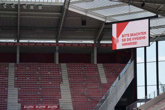 Fussball Anzeigetafel mit Hinweis zum beachten der Hygienevorschriften in der Opel Arena Mainz, 30.05.2020, Fussball Bundesliga, 1. FSV Mainz 05 - TSG 1899 Hoffenheim Mainz (DFL regulations prohibit any use of photographs as image sequences and or quasi-video)