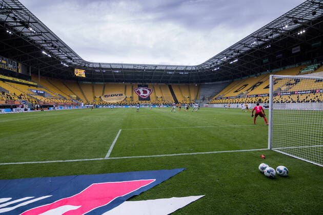 SG Dynamo Dresden - VfB Stuttgart 31.05.2020 Dresden, 31.05.2020, Rudolf-Harbig-Stadion, Fussball, GER, 2.Bundesliga, 29. Spieltag , SG Dynamo Dresden - VfB Stuttgart, Im Bild: Blick in das Rudolf-Harbig-Stadion mit leeren Zuschauerrängen Gemäß den Vorgaben der DFL Deutsche Fußball Liga ist es untersagt, in dem Stadion und oder vom Spiel angefertigte Fotoaufnahmen in Form von Sequenzbildern und oder videoähnlichen Fotostrecken zu verwerten bzw. verwerten zu lassen. National and International News Agencies OUT , Foto: dreipass-foto Steffen Kuttner Poolfoto Dresden Rudolf-Harbig-Stadion Sachsen Deutschland *** SG Dynamo Dresden VfB Stuttgart 31 05 2020 Dresden, 31 05 2020, Rudolf Harbig Stadion, Football, GER, 2 Bundesliga, 29 Matchday , SG Dynamo Dresden VfB Stuttgart, In the picture a view into the Rudolf Harbig Stadium with empty spectator areas According to the regulations of the DFL Deutsche Fußball Liga it is prohibited, to use or have used in the stadium and or the game photographs in the form of sequence images and or video-like photo series National and International News Agencies OUT , Foto dreipass foto Steffen Kuttner Poolfoto Dresden Rudolf Harbig Stadion Sachsen Deutschland Poolfoto Steffen Kuttner Pool ,EDITORIAL USE ONLY