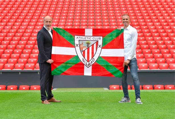Bilder des Jahres 2020, Sport 05 Mai Sport Themen der Woche KW22 Sport Bilder des Tages Fußball, Athletic Bilbao, Trainer Gaizka Garitano unterschreibt einen neuen Vertrag Gaizka Garitano renews as coach of Athletic Bilbao for one more season. Bilbao May, 31, 2020 Gaizka Garitano renueva como entrenador del Athletic de Bilbao por una temporada mas Athletic Bilbao Cordon Press Cordon Press *** Gaizka Garitano renews as coach of Athletic Bilbao for one more season Bilbao May, 31, 2020 Gaizka Garitano renews as coach of Athletic Bilbao for one more season Athletic Bilbao Cordon Press Cordon Press  xx xx