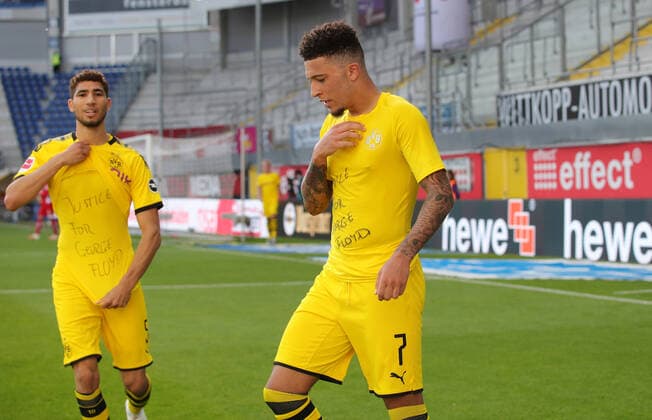 Fussball: 1. Bundesliga: Saison 19 20: 29. SC Paderborn - Borussia Dortmund, Jubel Jadon SANCHO, BVB nach Tor zum 0:2, T-Shirt mit Botschaft Justice , Gerechtigkeit für den ermordeten : George Floyd Justice for George FloydÒ, Trikotjubel , links HAKIMI mit der selben Aufschrift Sport: Fussball: 1. Bundesliga: Saison 19 20: 31.05.2020 29. Spieltag: SC Paderborn - Borussia Dortmund 1:6 Foto: Ralf Ibing firosportphoto POOL Stadt Paderborn Benteler Arena Bundesland NRW Deutschland *** Sport Fussball 1 Bundesliga Season 19 20 29 SC Paderborn Borussia Dortmund, cheers Jadon SANCHO, BVB after goal to 0 2, T Shirt with message Justice , Justice for the murdered George Floyd Justice for George FloydÒ, jersey cheers , left HAKIMI with the same inscription Sport Fussball 1 Bundesliga Season 19 20 31 05 2020 29 Matchday SC Paderborn Borussia Dortmund 1 6 Photo Ralf Ibing firosportphoto POOL City Paderborn Benteler Arena State NRW Germany Poolfoto Ralf Ibing firosportphoto POOL ,EDITORIAL USE ONLY Nur für journalistische Zwecke. Only for editorial use. (DFL DFB REGULATIONS PROHIBIT ANY USE OF PHOTOGRAPHS as IMAGE SEQUENCES and or QUASI-VIDEO). National and international News-Agencies OUT