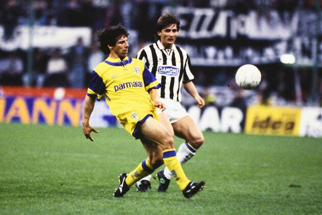GIANFRANCO ZOLA, Parma, ROBERT JARNI, Juventus, UEFA Cup, Final, Second Leg, Juventus vs Parma 1-1, Milano COPPA UEFA 1994-95 FINALE RITORNO JUVENTUS-PARMA 1-1 (1-2)