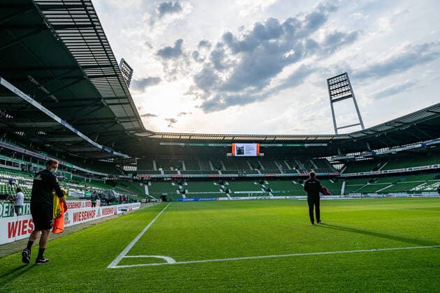 Sport Bilder des Tages SV Werder Bremen vs Eintracht Frankfurt, 03.06.2020 Feature Gedenken an Chris Robertson nphgm001: Fussball: 1. Bundesliga: Saison 19 20: 24. Spieltag: SV Werder Bremen vs Eintracht Frankfurt, 03.06.2020 Foto: gumzmedia nordphoto POOL ***DFL REGULATIONS PROHIBIT ANY USE OF PHOTOGRAPHS AS IMAGE SEQUENCES AND OR QUASI VIDEO****EDITORIAL USE ONLY*** NATIONAL AND INTERNATIONAL NEWS AGENCIES OUT*** Bremen wohninvest Weserstadion Bremen DEUTSCHLAND *** SV Werder Bremen vs Eintracht Frankfurt, 03 06 2020 Feature Commemoration of Chris Robertson Sport nphgm001 Football 1 Bundesliga Season 19 20 24 Matchday SV Werder Bremen vs Eintracht Frankfurt, 03 06 2020 Foto gumzmedia nordphoto POOL DFL REGULATIONS PROHIBIT ANY USE OF PHOTOGRAPHS AS IMAGE SEQUENCES AND OR QUASI VIDEOEDITORIAL USE ONLY NATIONAL AND INTERNATIONAL NEWS AGENCIES OUT Bremen wohninvest Weserstadion Bremen GERMANY Poolfoto gumzmedia nordphoto ,EDITORIAL USE ONLY
