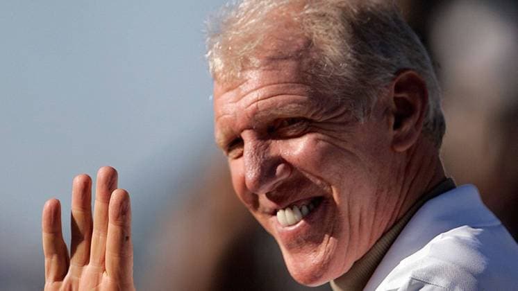 December 30, 2010, San Diego, CA, USA: NBA, Basketball Herren, USA hall of famer and Emmy award winning broadcaster Bill Walton, in a 2010 file image. San Diego USA - ZUMAm67_ 20101230_zaf_m67_001 Copyright: xJohnxGastaldox