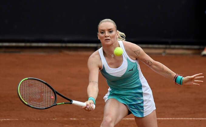 Tenisovy turnaj zen LiveScore Cup, 4. cervna 2020 v Praze. Tereza Martincova v utkani proti Karoline Muchove. CTKPhotoP202006040864801 kru 3