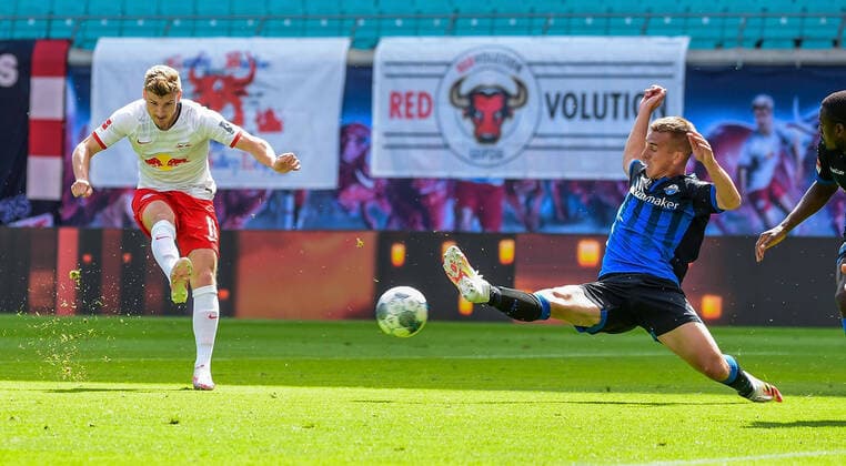 Sport Bilder des Tages Fussball 1.Bundesliga, RB Leipzig - SC Paderborn 06.06.2020, xkvx, Fussball 1.Bundesliga, RB Leipzig - SC Paderborn emspor, v.l. Timo Werner (RB Leipzig), Uwe Huenemeier (SC Paderborn) Foto: Kevin Voigt Jan Huebner Pool (DFL DFB REGULATIONS PROHIBIT ANY USE OF PHOTOGRAPHS as IMAGE SEQUENCES and or QUASI-VIDEO) Editorial use only. National and International News Agencies OUT Leipzig Red Bull Arena Sachsen Deutschland (DE) *** Fussball 1 Bundesliga, RB Leipzig SC Paderborn 06 06 2020, xkvx, Fussball 1 Bundesliga, RB Leipzig SC Paderborn emspor, f l Timo Werner RB Leipzig , Uwe Huenemeier SC Paderborn Foto Kevin Voigt Jan Huebner Pool DFL DFB REGULATIONS PROHIBIT ANY USE OF PHOTOGRAPHS as IMAGE SEQUENCES and or QUASI VIDEO Editorial use only National and International News Agencies OUT Leipzig Red Bull Arena Sachsen Germany DE Poolfoto Kevin Voigt Jan Huebner Pool ,EDITORIAL USE ONLY