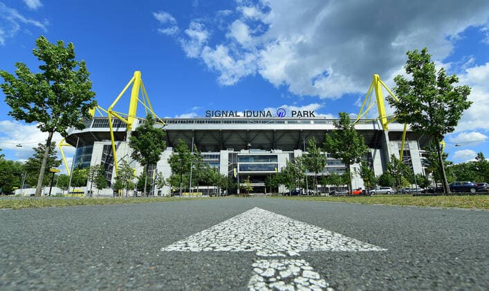 Fussball Aussenansicht Signal Iduna Park Dortmund, 06.06.2020, Fussball Bundesliga, Borussia Dortmund - Hertha BSC Berlin Dortmund (DFL DFB REGULATIONS PROHIBIT ANY USE OF PHOTOGRAPHS as IMAGE SEQUENCES and or QUASI-VIDEO)