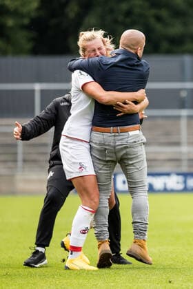 FLYERALARM Frauen Fussball Bundesliga; 1. FC Koeln - FF USV Jena; 10.06.2020 Rachel Rinast ( 31, 1. FC Koeln) trifft zum 1:0 - Jubel beim FC Koeln FLYERALARM Frauen Fussball Bundesliga, 1. FC Koeln - FF USV Jena, Koeln, Franz-Kremer-Stadion DFL REGULATIONS PROHIBIT ANY USE OF PHOTOGRAPHS AS IMAGE SEQUENCES AND OR QUASI-VIDEO. Copyright: xBEAUTIFULxSPORTS Wunderlx