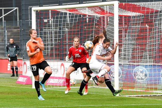 Rachel Rinast (Köln, 31), nicht im Bild, not pictured, erzielt das 1:0 durch einen direkt verwandelten Eckball, Treffer, Torerfolg, Action, Aktion, Spielszene, 10.06.2020, Köln (Deutschland), Fussball, Flyeralarm Frauen-Bundesliga, 1. FC Köln - FF USV Jena, DFB DFL REGULATIONS PROHIBIT ANY USE OF PHOTOGRAPHS AS IMAGE SEQUENCES AND OR QUASI-VIDEO.
