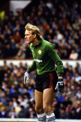 GARY BAILEY, Manchester Utd, First Division, Liverpool vs Manchester Utd 0-1, Liverpool FIRST DIVISION 1984-85 LIVERPOOL-MANCHESTER UTD 0-1