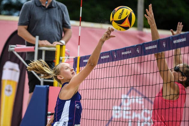 Bilder des Jahres 2020, Sport 06 Juni Sport Themen der Woche KW24 Sport Bilder des Tages Die Beach Liga 2020, 13.06.2020 Lena Ottens; Die Beach Liga 2020 am 13.06.2020, Duesseldorf. *** The Beach League 2020, 13 06 2020 Lena Ottens The Beach League 2020 on 13 06 2020, Duesseldorf Copyright: xBEAUTIFULxSPORTS PeterxWeberx