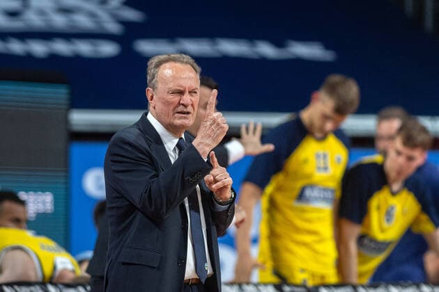 Basketball easyCredit BBL Final-Turnier Basketball München 15.06.2020 Saison 2019 2020 easyCredit BBL Final-Turnier 2020 Vorrunde Gruppe B Spieltag 5 Alba Berlin - MHP Riesen Ludwigsburg Aito Garcia Reneses (Alba Berlin, Trainer) München Audi-Dome Deutschland