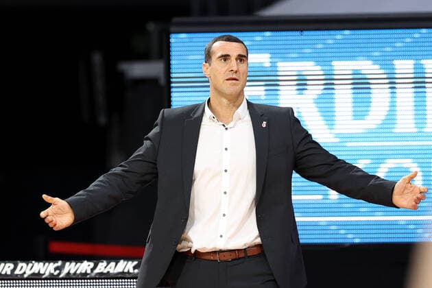 BBL Finalturnier 2020, Brose Bamberg - RASTA Vechta Deutschland, Muenchen, Audi Dome, 15.06.2020, BBL Finalturnier 2020, Brose Bamberg - RASTA Vechta Bild: v. li. Head Coach Roel Moors (Brose Bamberg) Foto: Heiko Becker HMB Media Pool National and international News-Agencies OUT - Editorial Use ONLY Muenchen Audi Dome Bayern Deutschland