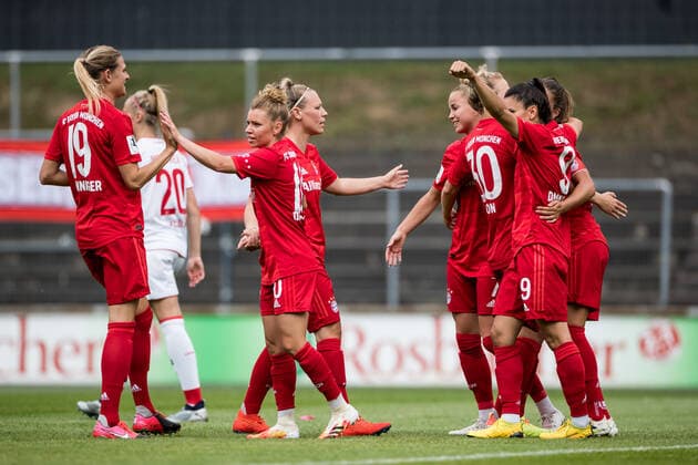 FLYERALARM Frauen Fussball Bundesliga; 1. FC Koeln - FC Bayern Muenchen; 17.06.2020 Jubel beim FC Bayern Muenchen zum 0:1 durch Melanie Leupolz ( 8, FC Bayern Muenchen) FLYERALARM Frauen Fussball Bundesliga, 1. FC Koeln - FC Bayern Muenchen, Koeln, Franz-Kremer-Stadion DFL REGULATIONS PROHIBIT ANY USE OF PHOTOGRAPHS AS IMAGE SEQUENCES AND OR QUASI-VIDEO. Copyright: xBEAUTIFULxSPORTS Wunderlx