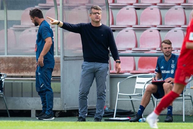 17.06.2020 - Fußball, Frauen Bundesliga, 2019 2020, 20. Spieltag, 1. FC Köln - FC Bayern München: Jens Scheuer (Trainer - München) DFB REGULATIONS PROHIBIT ANY USE OF PHOTOGRAPHS AS IMAGE SEQUENCES AND OR QUASI-VIDEO. Foto: Noah Wedel Köln Nordrhein-Westfalen Deutschland Franz-Kremer-Stadion