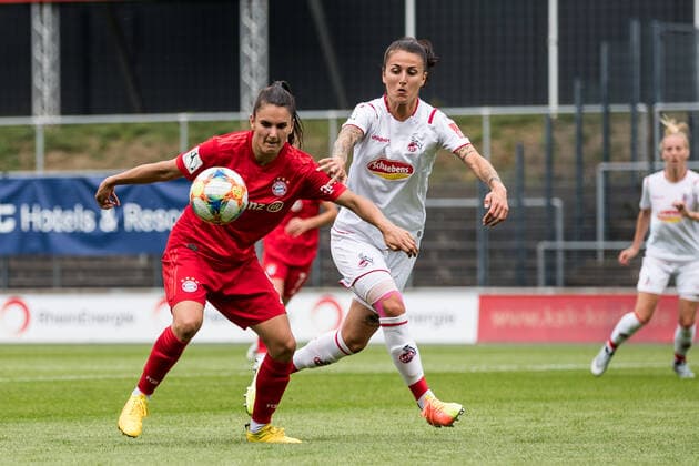 FLYERALARM Frauen Fussball Bundesliga; 1. FC Koeln - FC Bayern Muenchen; 17.06.2020 Jovana Damnjanovic ( 9, FC Bayern Muenchen), Francesca Calo ( 2, 1. FC Koeln) FLYERALARM Frauen Fussball Bundesliga, 1. FC Koeln - FC Bayern Muenchen, Koeln, Franz-Kremer-Stadion DFL REGULATIONS PROHIBIT ANY USE OF PHOTOGRAPHS AS IMAGE SEQUENCES AND OR QUASI-VIDEO. Copyright: xBEAUTIFULxSPORTS Wunderlx